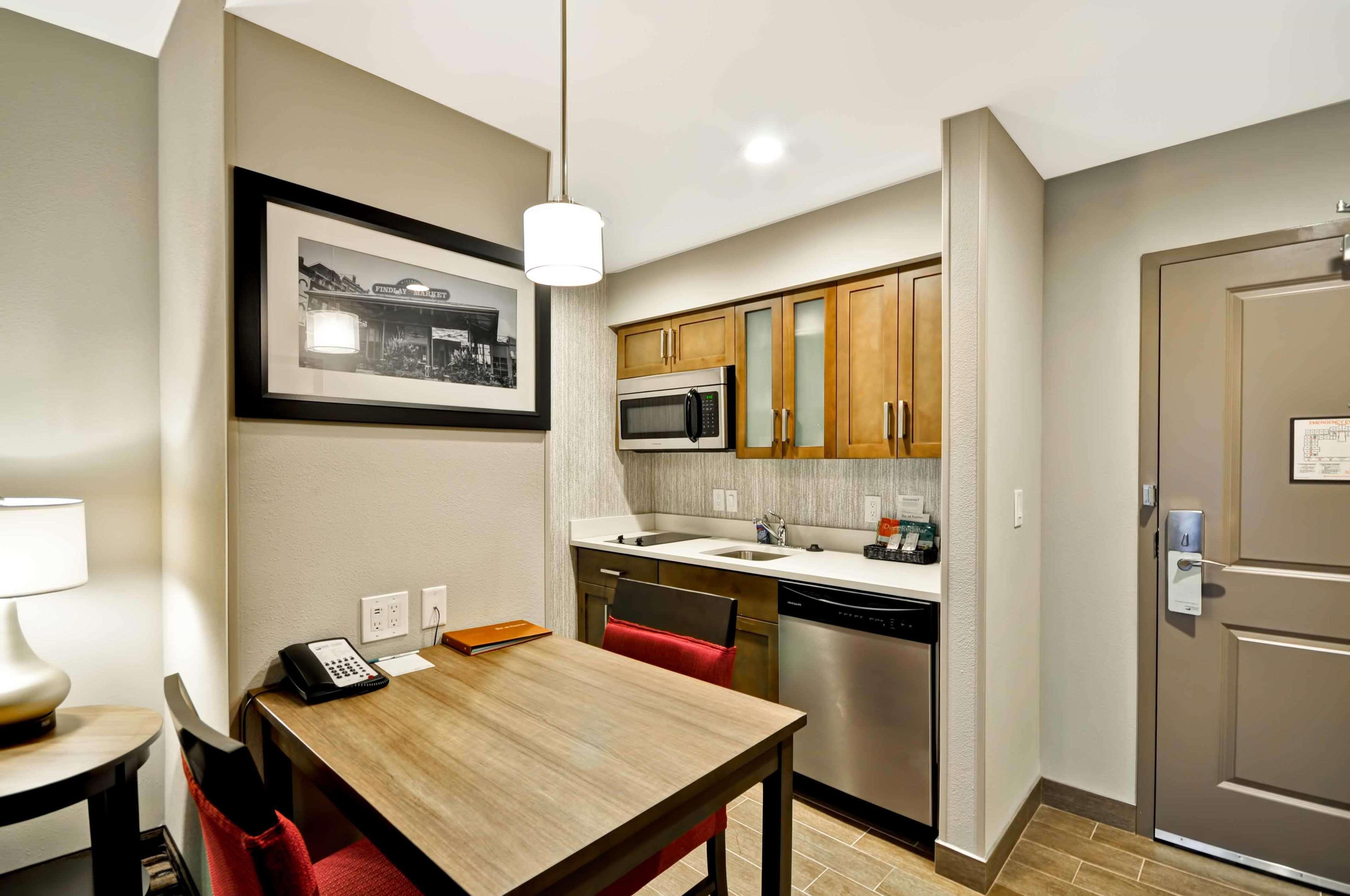 Homewood Suites By Hilton Cincinnati/Уест Честър Екстериор снимка